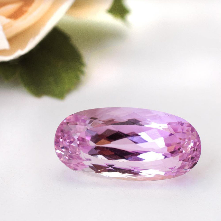 11.8 Carats Purple Pink Natural Kunzite Oval  | 18 mm X 9mm - Modern Gem Jewelry