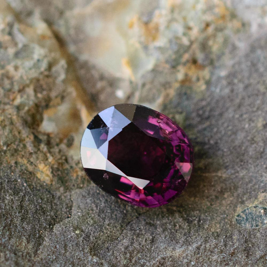 2.08 Carats Oval Purplish Red Natural Spinel Gemstone 6.25 x 6.25 x 4.68 mm - Modern Gem Jewelry