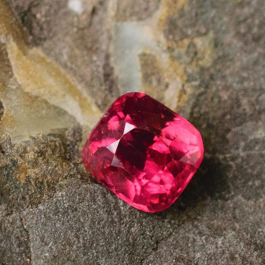 Bright & Lively Red Natural Spinel Gemstone 0.32 Carats - Modern Gem Jewelry