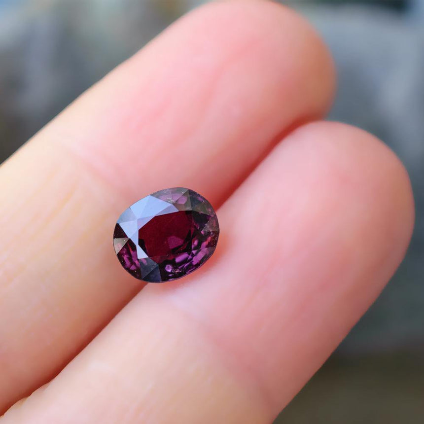 2.08 Carats Oval Purplish Red Natural Spinel Gemstone 6.25 x 6.25 x 4.68 mm - Modern Gem Jewelry