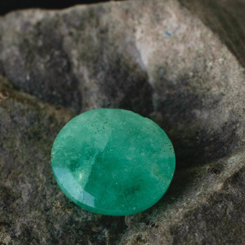 1.85 Carats Oval Natural Emerald Loose Gemstone | 8.25 x 7.36x 3.97mm - Modern Gem Jewelry