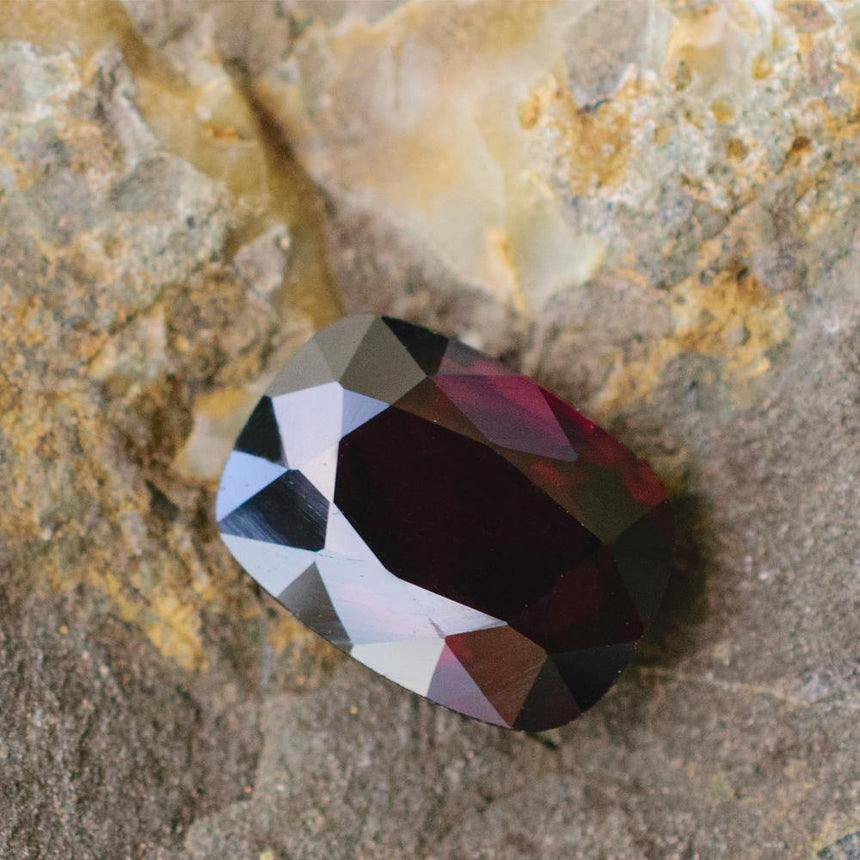 2.05 Carats Cushion Red Natural Spinel Gemstone 9.3 x 6.8 x 3.5mm - Modern Gem Jewelry