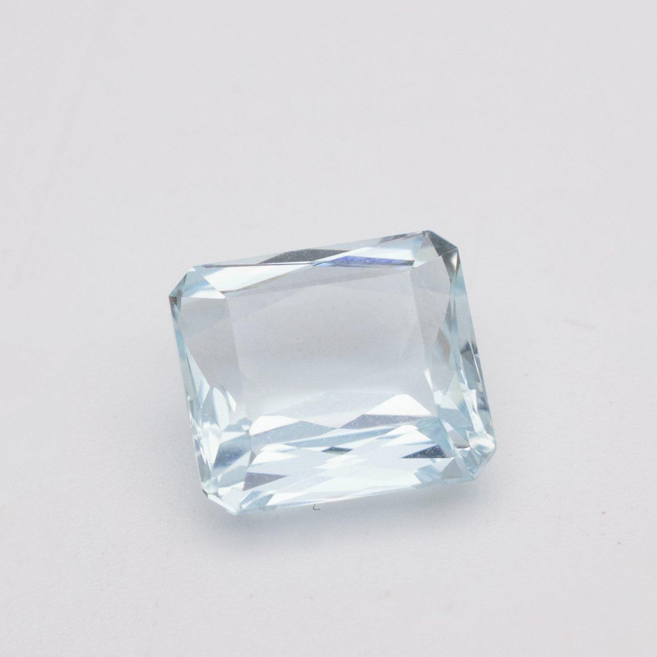 2.21 Carats Natural Aquamarine Emerald Cut Loose Gemstone - Modern Gem Jewelry 