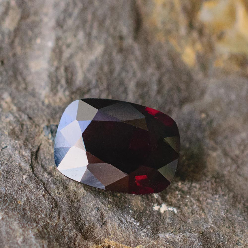 2.05 Carats Cushion Red Natural Spinel Gemstone 9.3 x 6.8 x 3.5mm - Modern Gem Jewelry