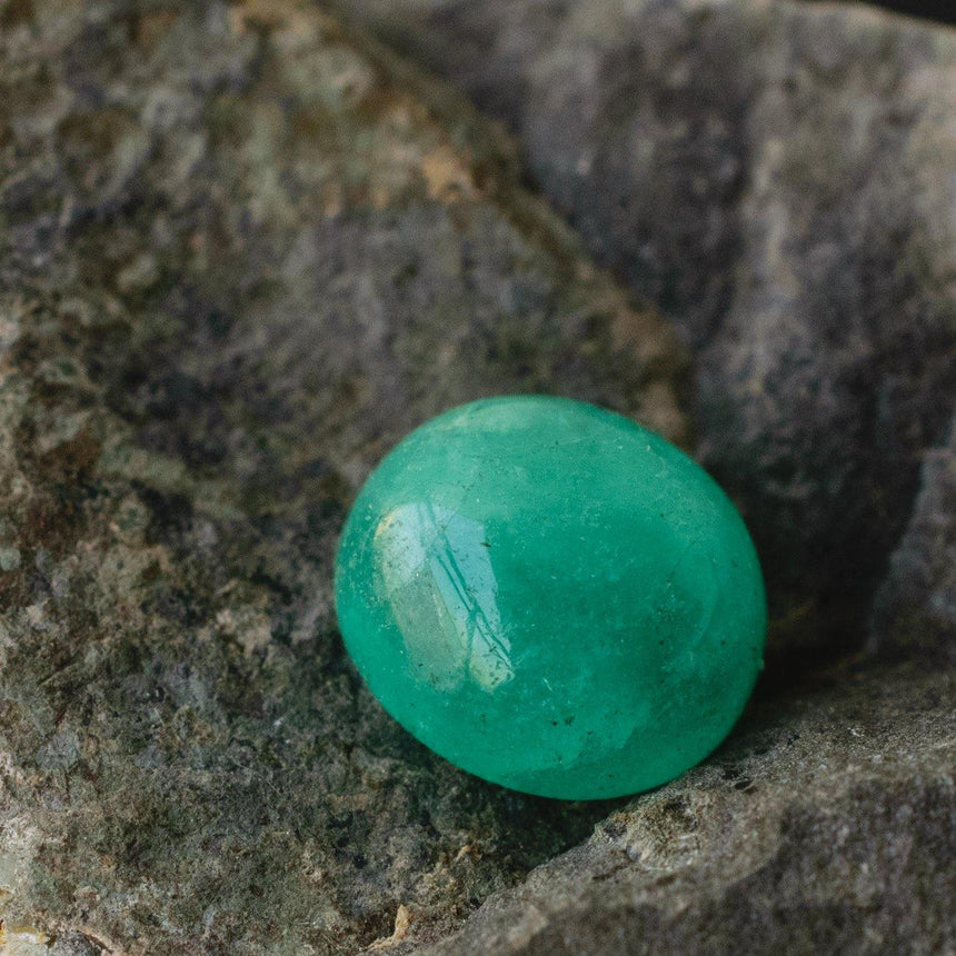 1.85 Carats Oval Natural Emerald Loose Gemstone | 8.25 x 7.36x 3.97mm - Modern Gem Jewelry