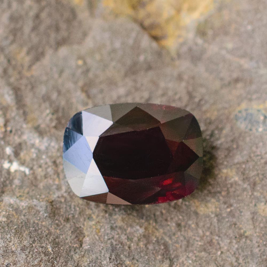 2.05 Carats Cushion Red Natural Spinel Gemstone 9.3 x 6.8 x 3.5mm - Modern Gem Jewelry