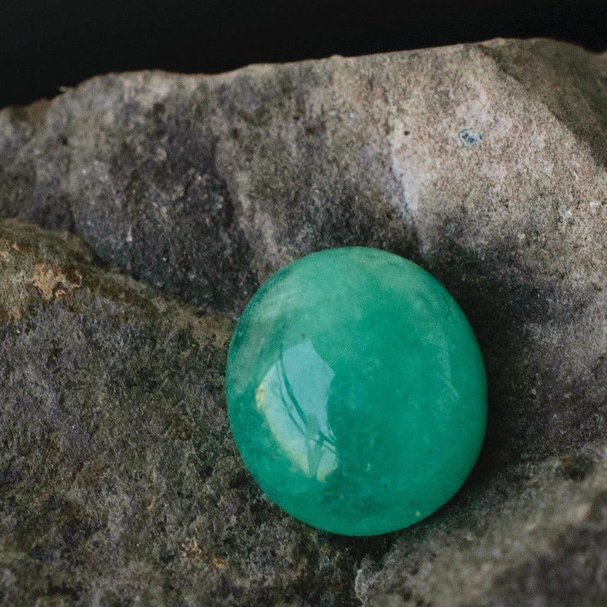 1.85 Carats Oval Natural Emerald Loose Gemstone | 8.25 x 7.36x 3.97mm - Modern Gem Jewelry