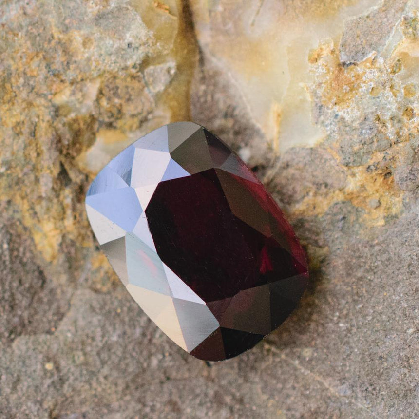 2.05 Carats Cushion Red Natural Spinel Gemstone 9.3 x 6.8 x 3.5mm - Modern Gem Jewelry