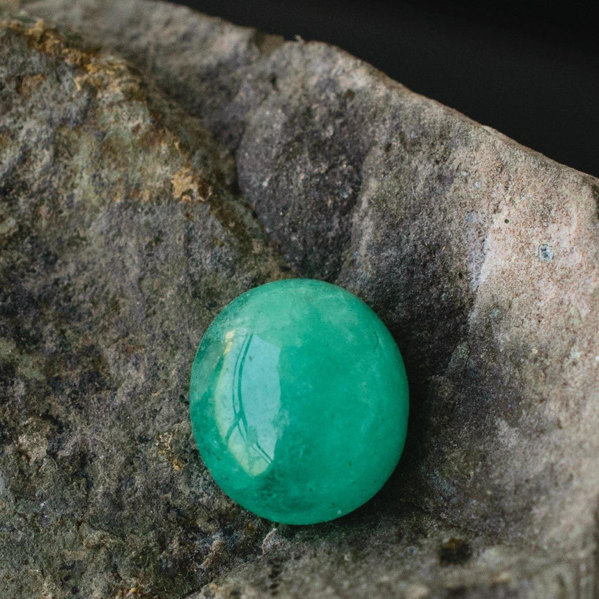 1.85 Carats Oval Natural Emerald Loose Gemstone | 8.25 x 7.36x 3.97mm - Modern Gem Jewelry