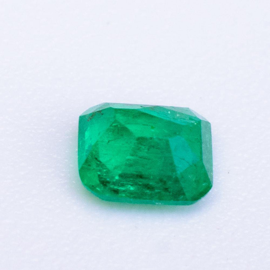 0.26 Carats Bright Green Zambian Natural Emerald Gemstone | 3.5mm x 4mm - Modern Gem Jewelry