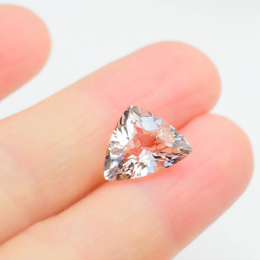4.02 Carats Trillion Shape Peach Natural Morganite 13.1 x 10.5mm - Modern Gem Jewelry