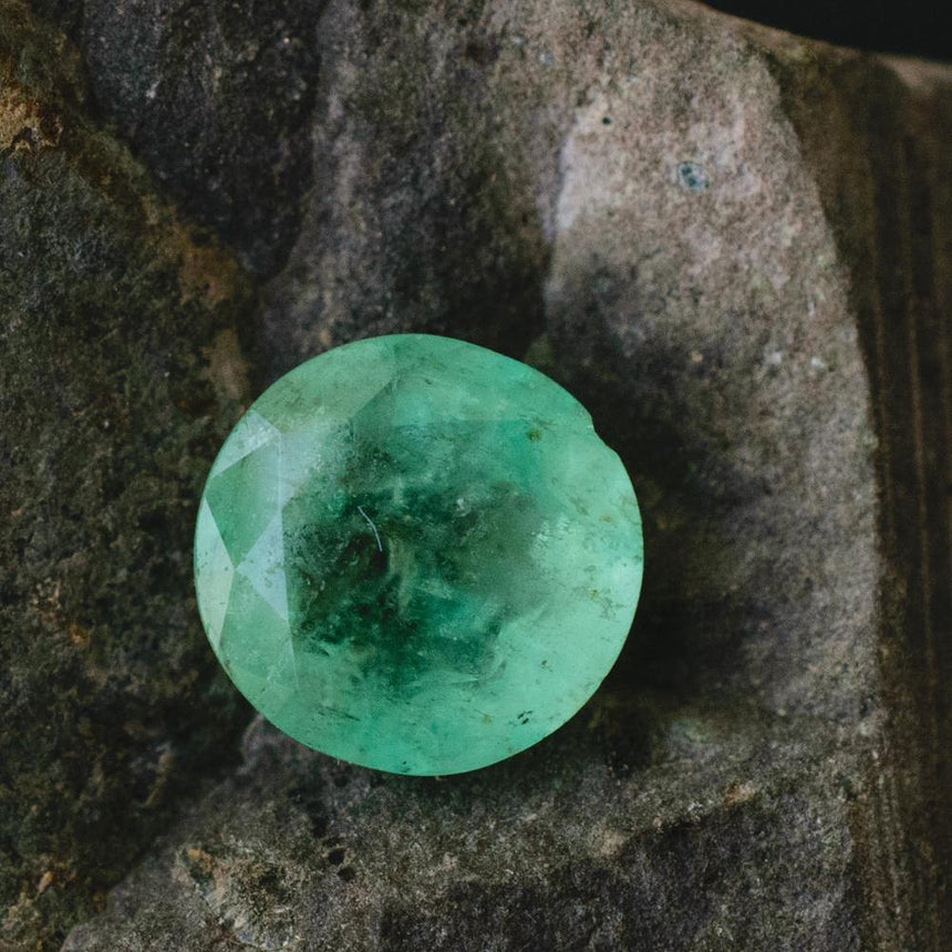 Emerald Gemstone | Oval/Mixed Green | 1.88 Carats minor-Oil | Custom Jewelry | Modern Gem Jewelry