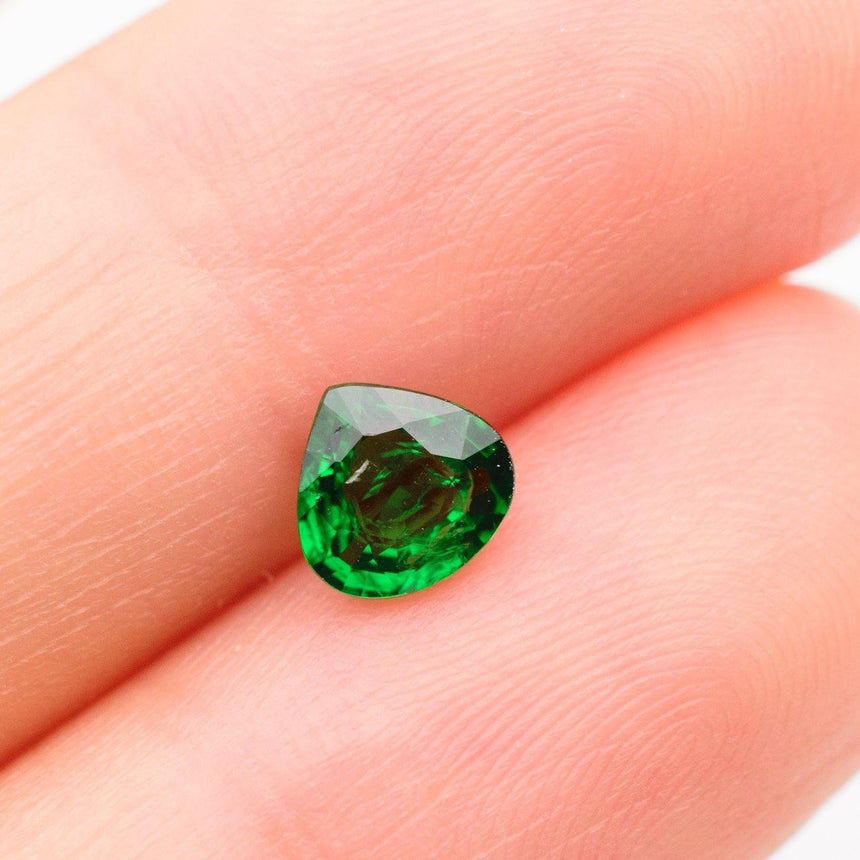 loose pear cut tsavorite gemstone