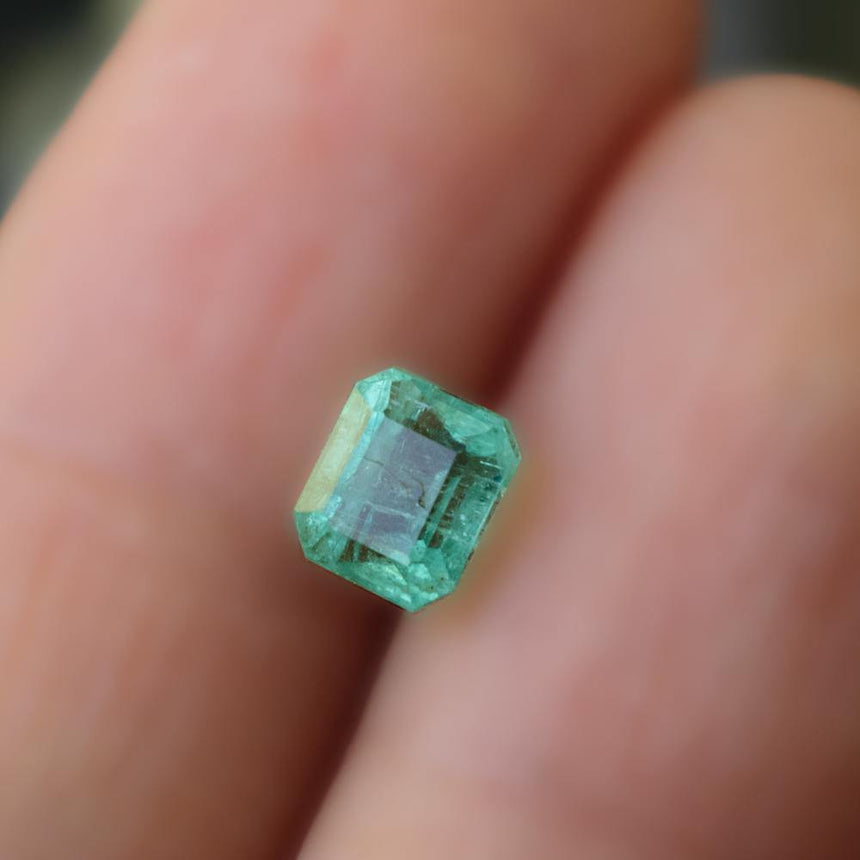 0.86 Carats  Zambian Natural Emerald Gemstone | 5.5 mm x 4.8 mm - Modern Gem Jewelry