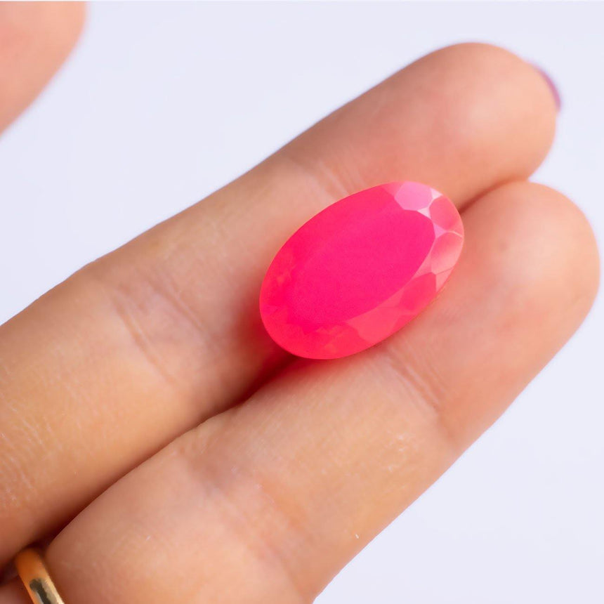 4.2 Carats, Rich Pink Ethiopian Natural Opal Oval 5.22mm x 5.43mm - Modern Gem Jewelry