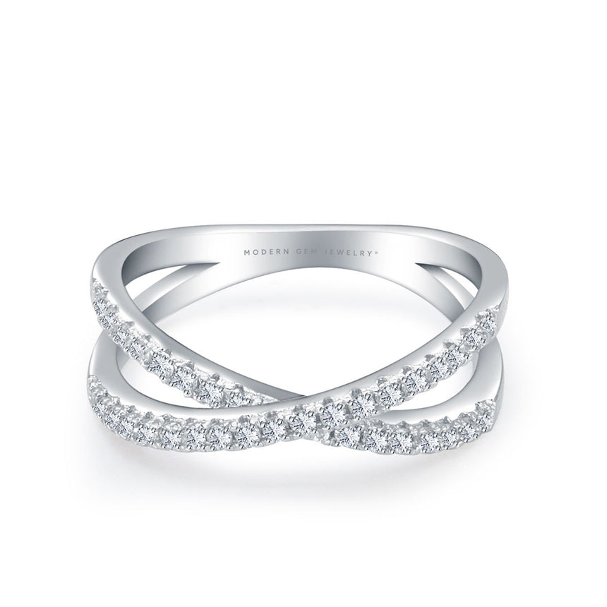 Criss Cross Wedding Band with Diamonds in 18K White Gold | Modern Gem Jewelry | Saratti