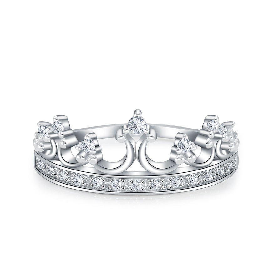 Pave set Tiara-inspired Wedding Band with Diamonds in White Gold | Modern Gem Jewelry | Saratti