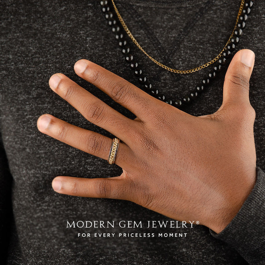 Cuban Link Chain-inspired Men's Band in 18K Gold
