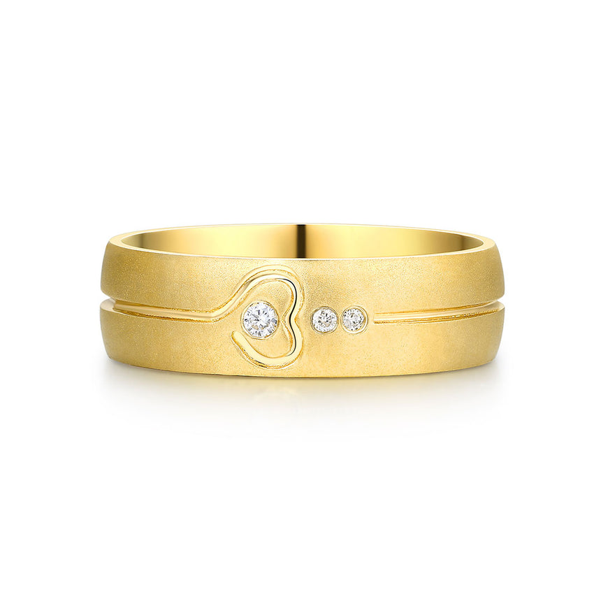 Art Deco Wedding Band in Yellow Gold with Natural Diamonds | Modern Gem Jewelry | Saratti