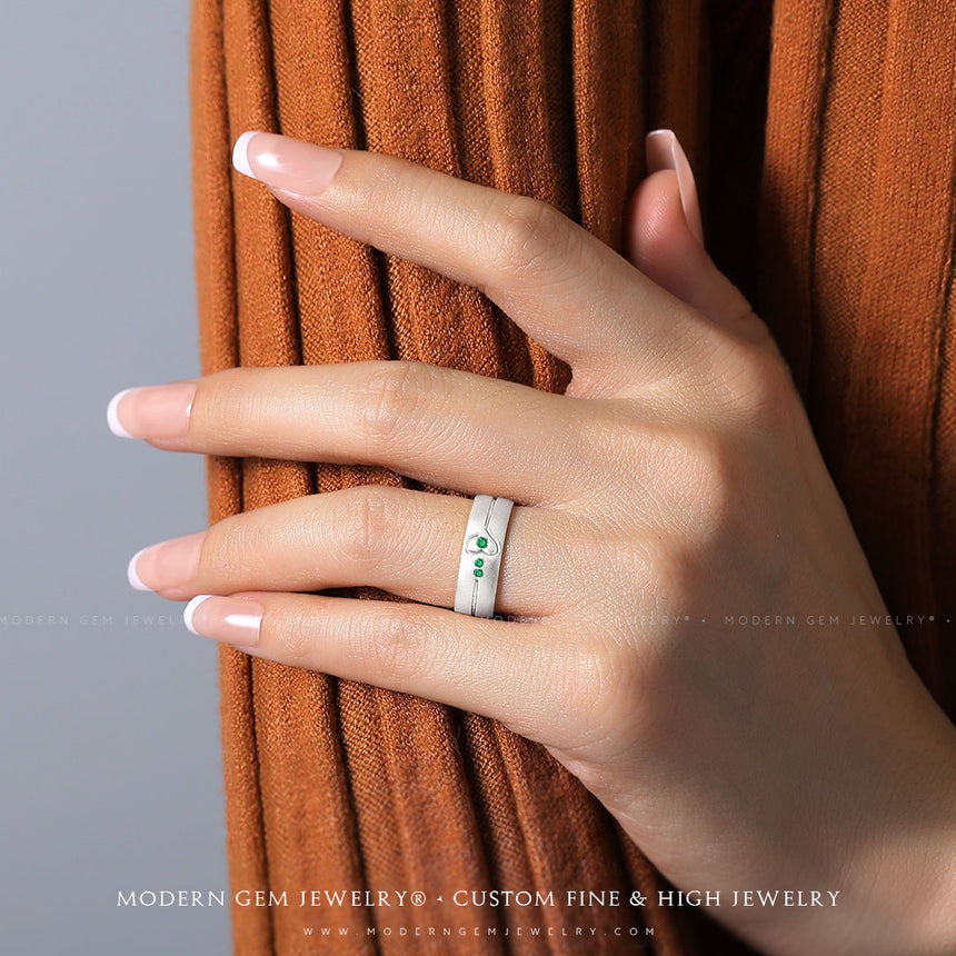 Sleek 18K White Gold Natural Emerald Ring