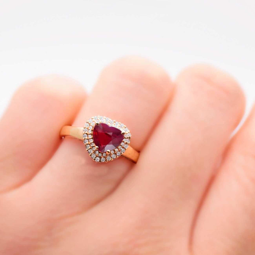 Ruby Rings in 18K Rose Gold | Heart Shape Ruby and Diamonds  Ring | Modern Gem Jewelry | Saratti