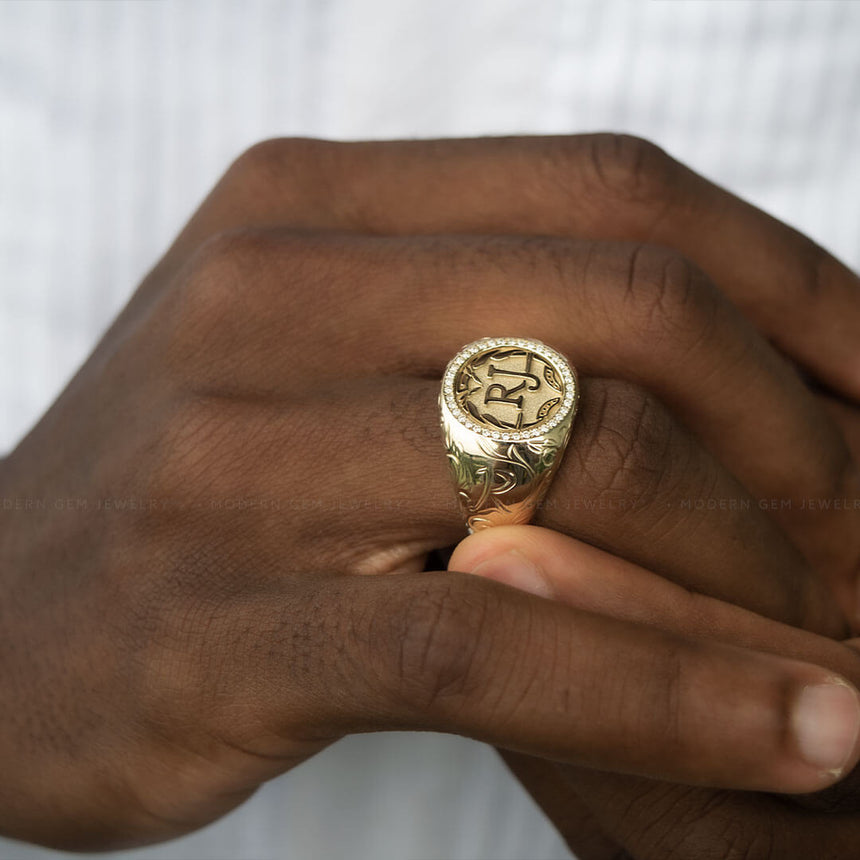 RJ Signet Ring in 18K Gold Ring