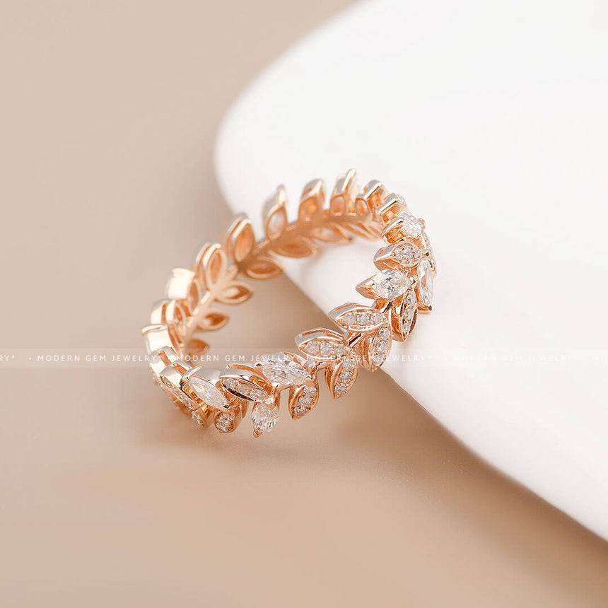 Art Deco Rose Gold Women Diamond Band | Modern Gem Jewelry | Saratti