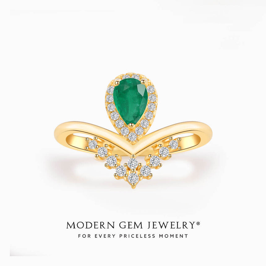 Unique Emerald and Diamonds Promise Ring in 18K Yellow Gold | Modern Gem Jewelry | Saratti
