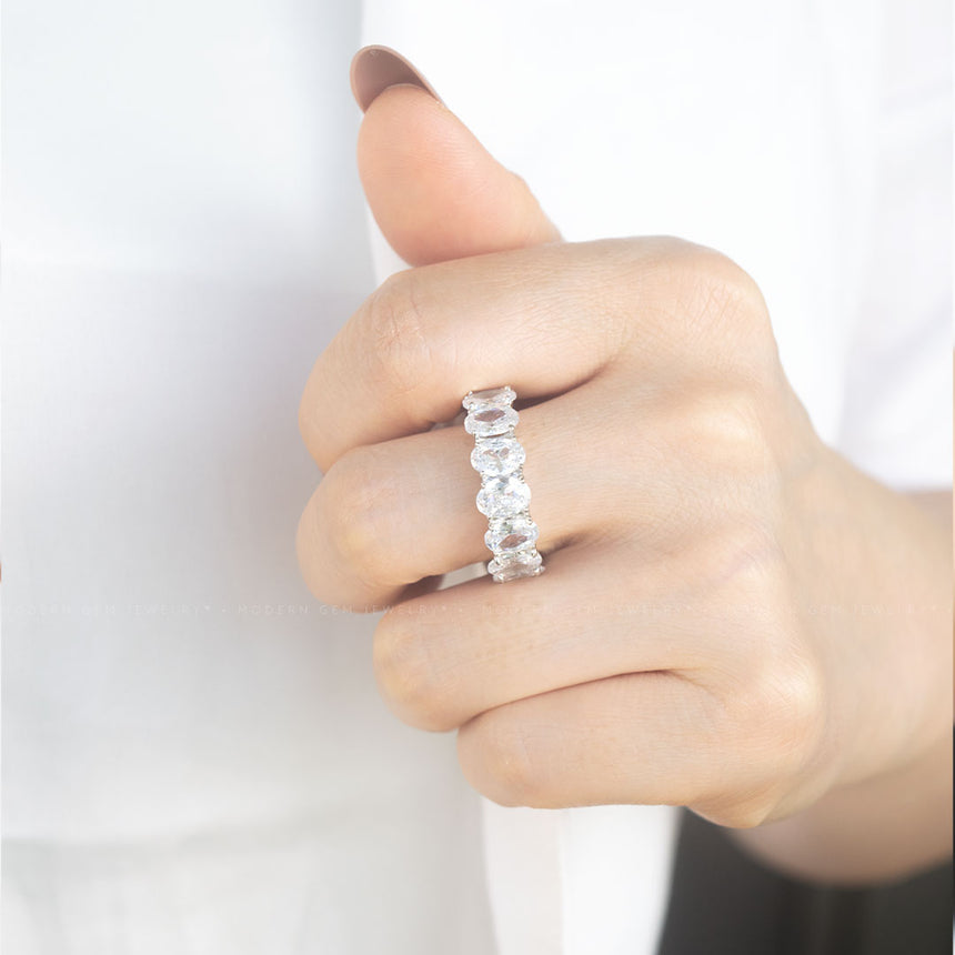 Thick Diamond Wedding Bands 14 carats Oval in White Gold | Modern Gem Jewelry | Saratti
