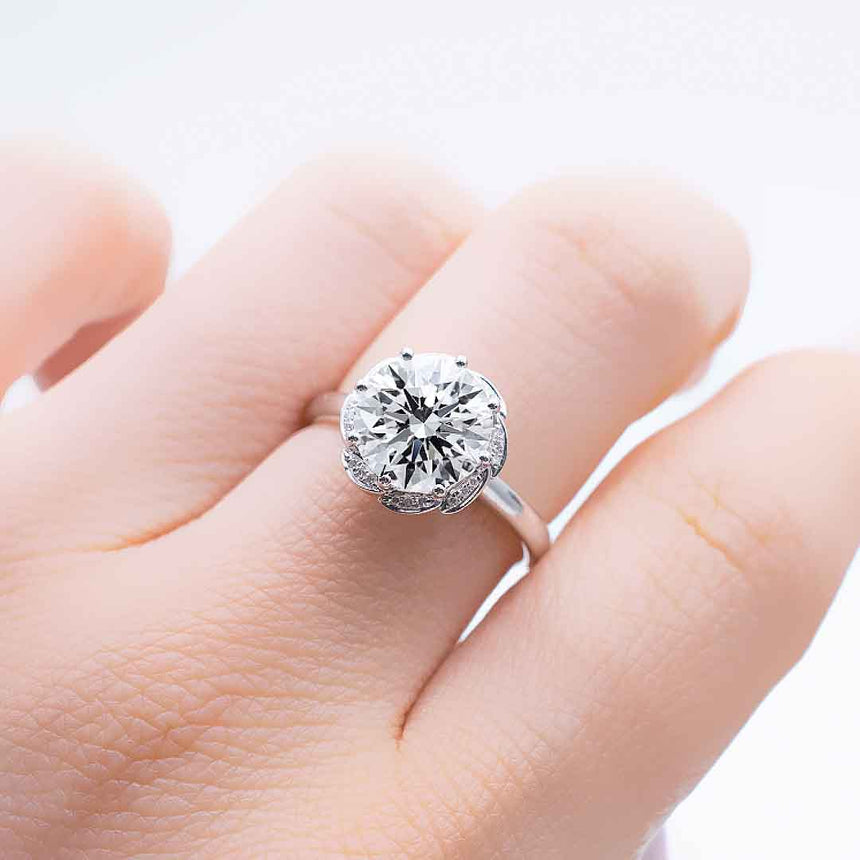 18K White Gold Moissanite Promise Ring