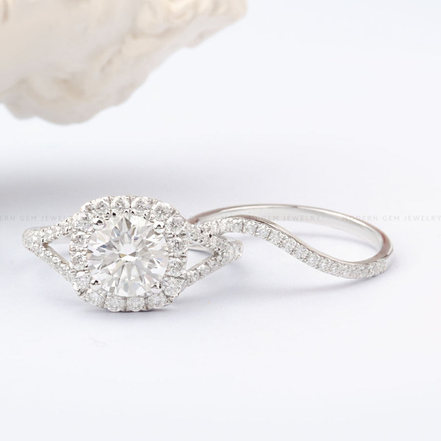 Brilliant Round Lab-Grown Natural Diamond Bridal Set