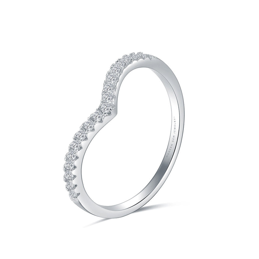 Heart Shaped Wedding Band with Diamonds in White Gold | Modern Gem Jewelry | Saratti