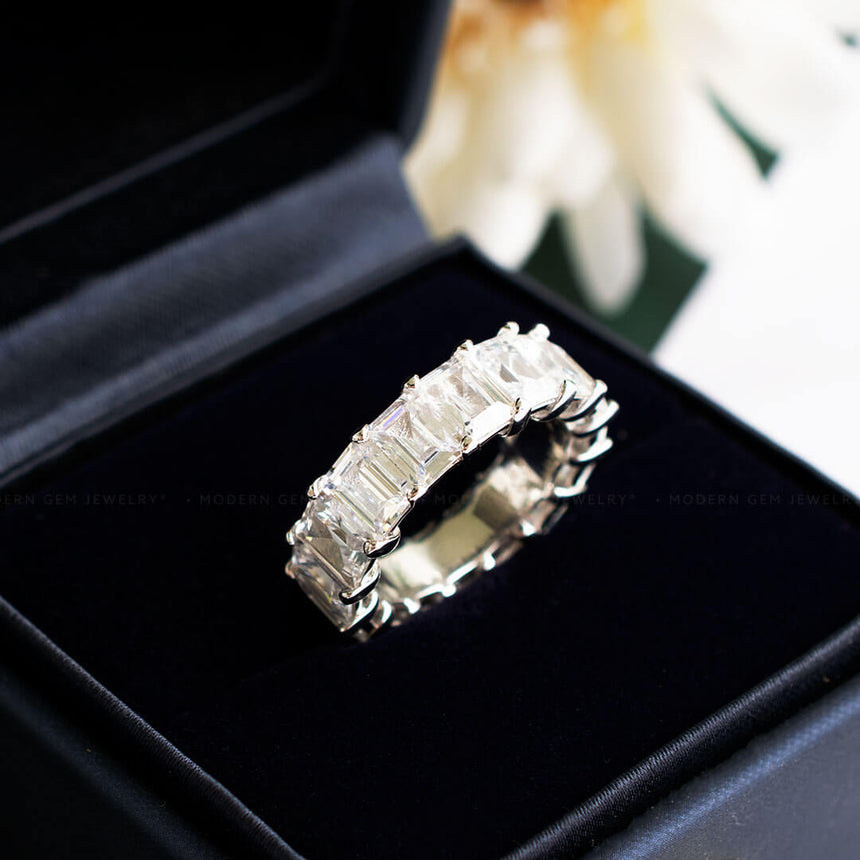 Emerald Cut Eternity Band in White Gold | Modern Gem Jewelry | Saratti