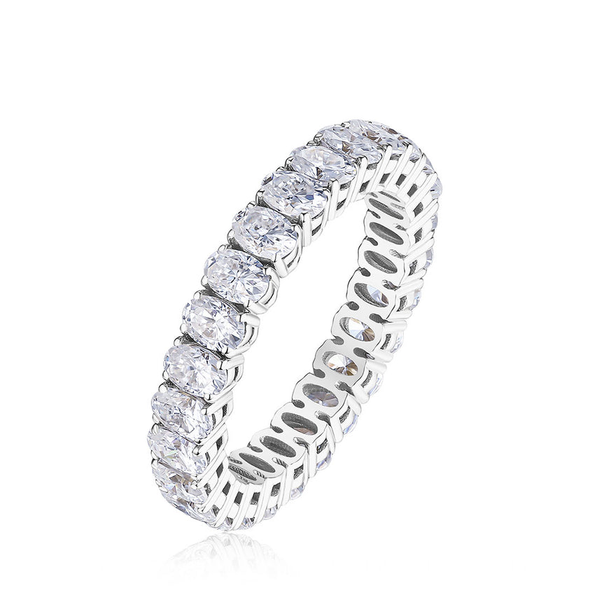 Oval Wedding Band in White Gold Prong Set | Modern Gem Jewelry | Saratti