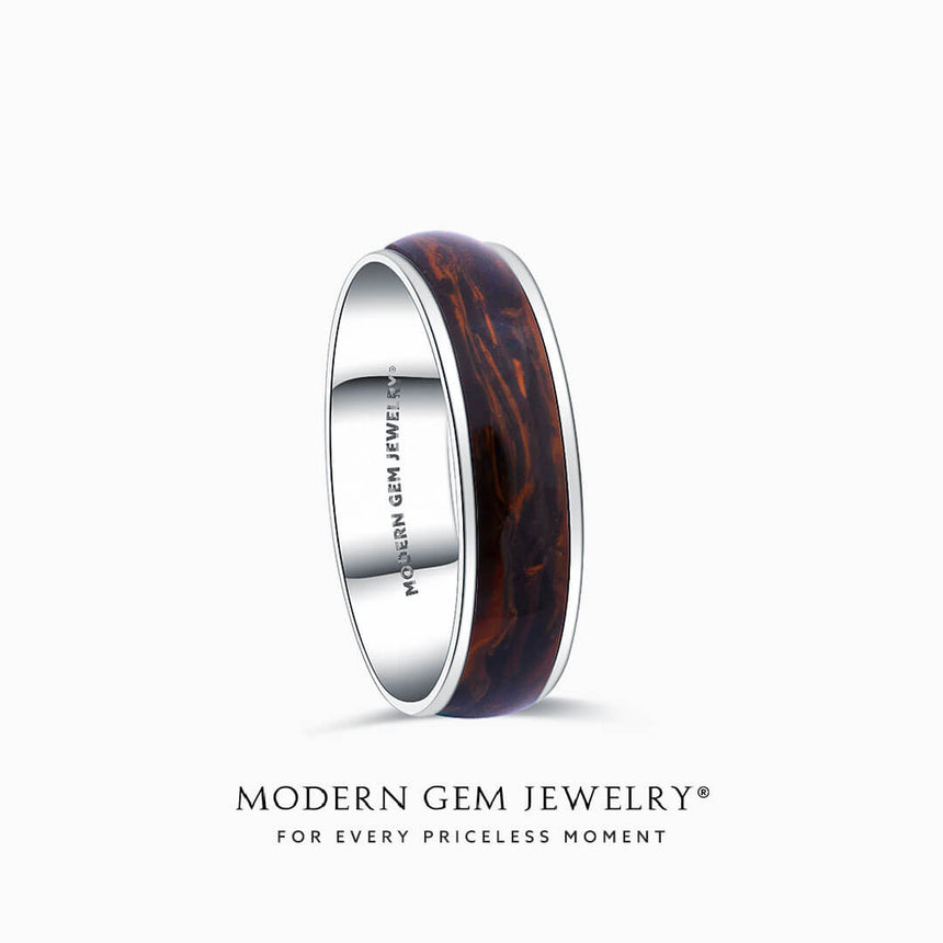 Engraved Enamel Ring with Wood Inspired Design in 18K White Gold | Modern Gem Jewelry | Saratti