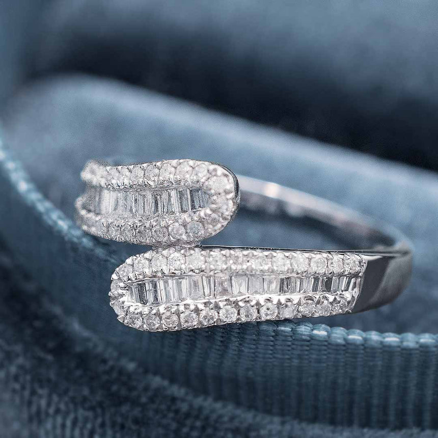 Baguette and Round Diamond Band in White Gold on Turquoise Wool | Modern Gem Jewelry | Saratti