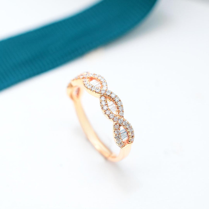 Rose Gold Eternity Band with Baguette Diamonds | Modern Gem Jewelry | Saratti