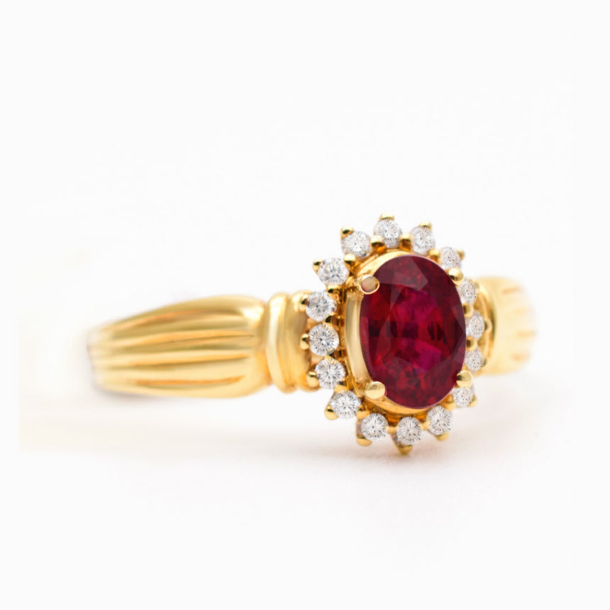 Vintage Ruby Rings in 18K Yellow Gold | Modern Gem Jewelry | Saratti