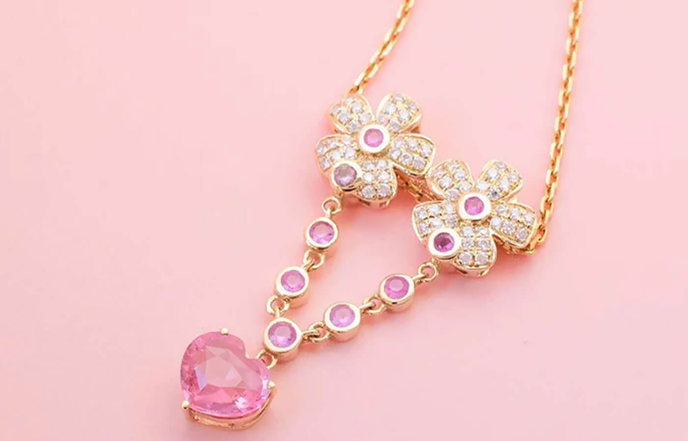 Hot Barbie Summer - Embrace Pink Magic with Barbie-Inspired Jewelry| Pink Necklace Natural Spinel, Sapphire and Diamonds In 18K Gold | Saratti 