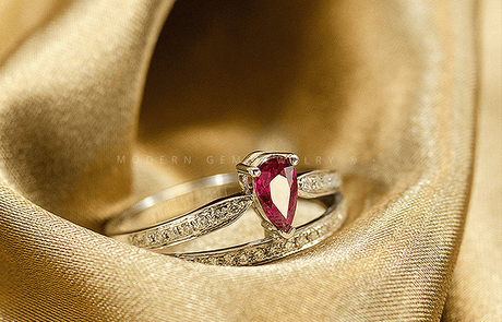 Ruby Ring in 18K White Gold | Lab-Created Rubies vs. Natural Rubies: A Comparative Analysis | Modern Gem Jewelry