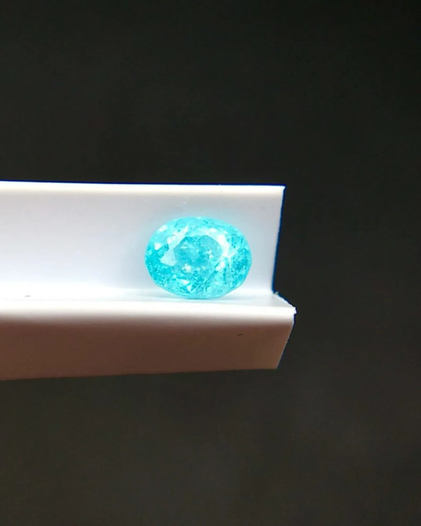 0.38ct Paraiba Tourmaline modified brilliant cut detail | SARATTI