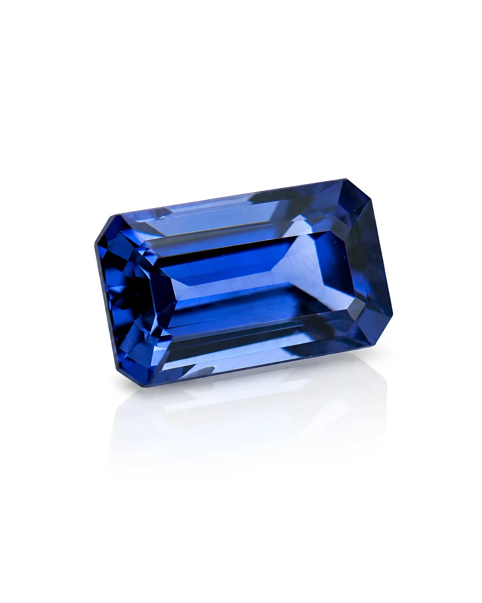 0.52ct Royal Blue Sapphire loose centre stone view | SARATTI