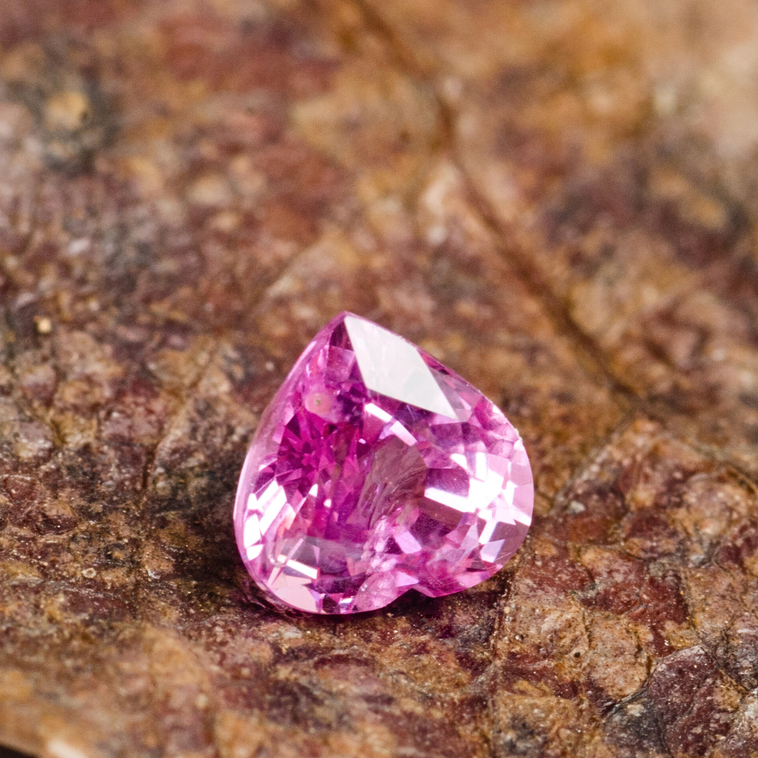 0.61 carat heart-cut pink sapphire 4.8mm loose gem | SARATTI