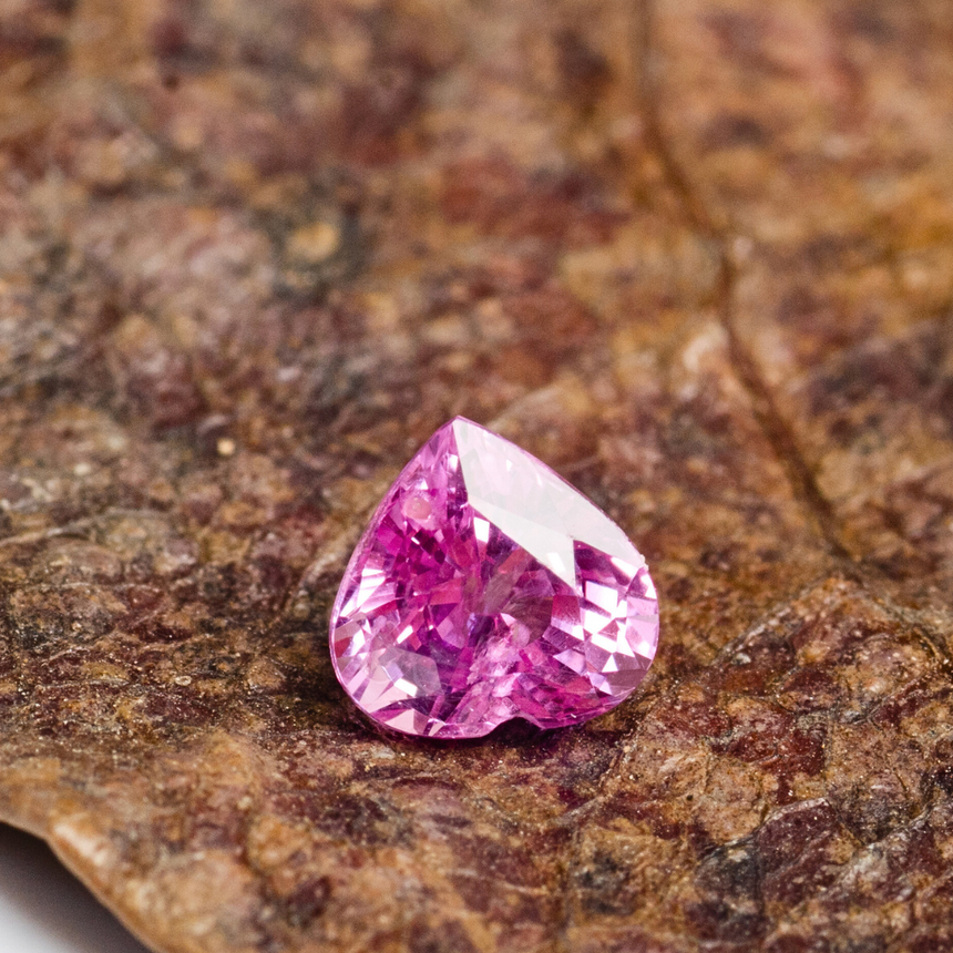 0.61ct heart-shaped pink sapphire Sri Lanka loose gemstone | SARATTI