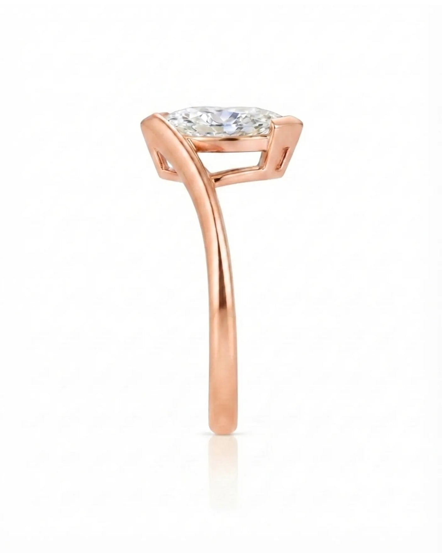 Marquise Möbius – Natural Marquise-Cut Diamond Semi-Tension Ring