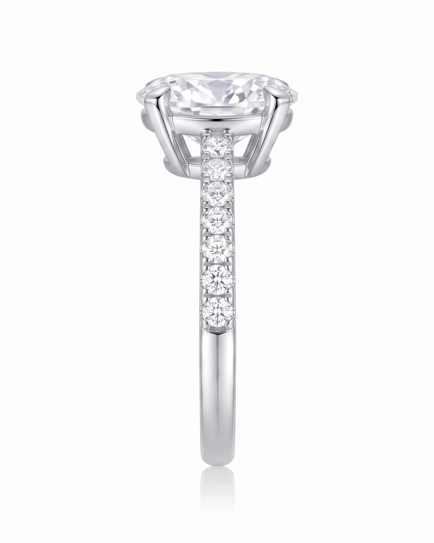 Gretta • Oval Moissanite Ring in Yellow Gold