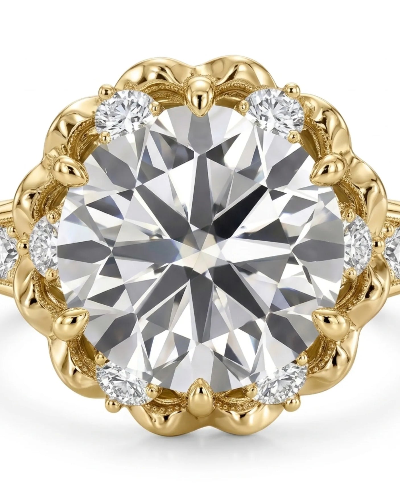 Suki – Timeless Spark Natural Round Diamond Vintage Halo Ring