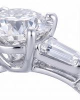 Terzo Tesoro – Natural Round Diamond Three-Stone Engagement Ring