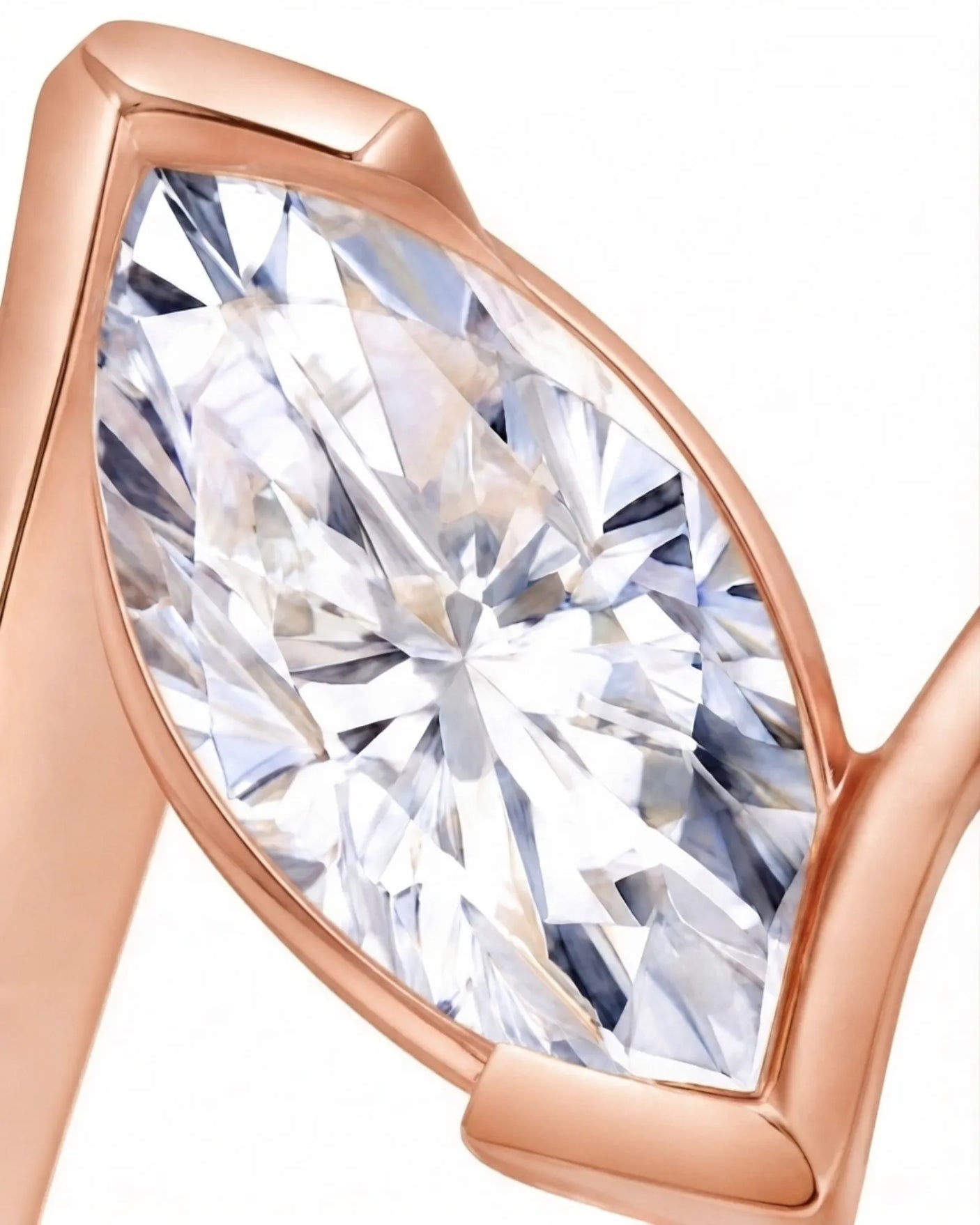 Marquise Möbius – Natural Marquise-Cut Diamond Semi-Tension Ring