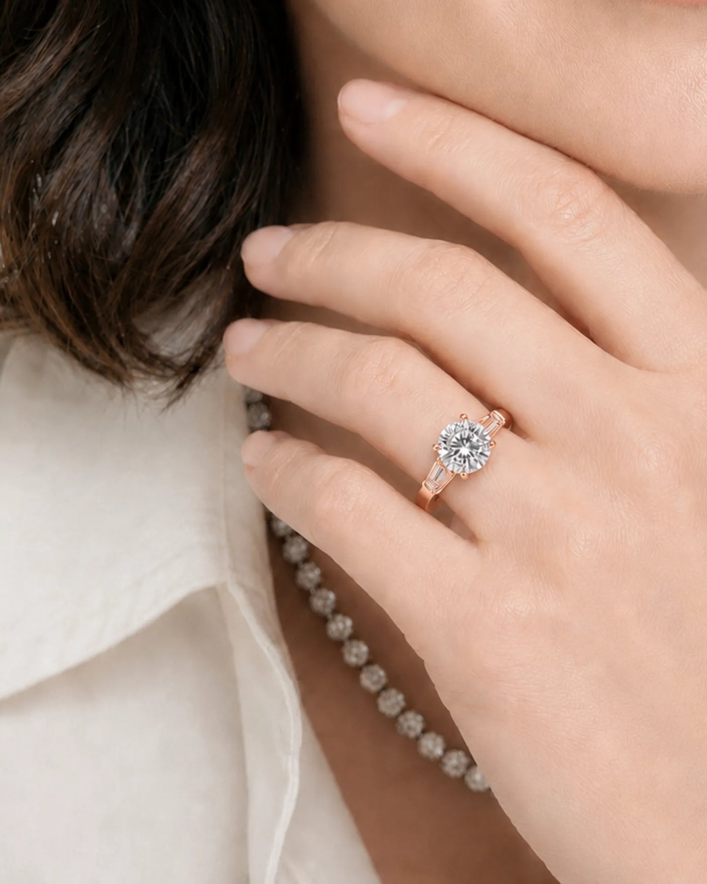 Terzo Tesoro – Natural Round Diamond Three-Stone Engagement Ring
